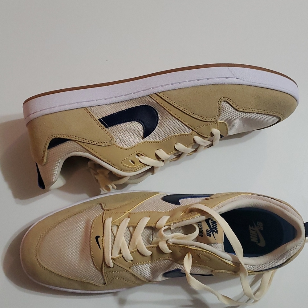 NIKE  SB ALLEYOOP COLORWAY GOLD NAVY